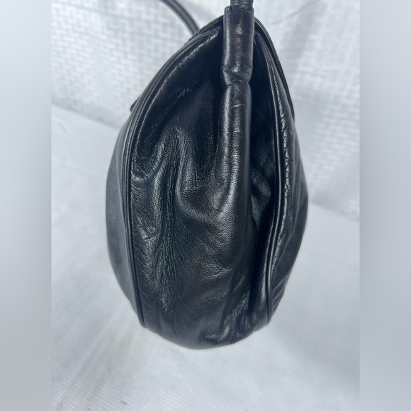 Vintage Loewe Black Leather Shoulder Bag with Embossed Anagram & Gold Ring - Picture 5 of 12